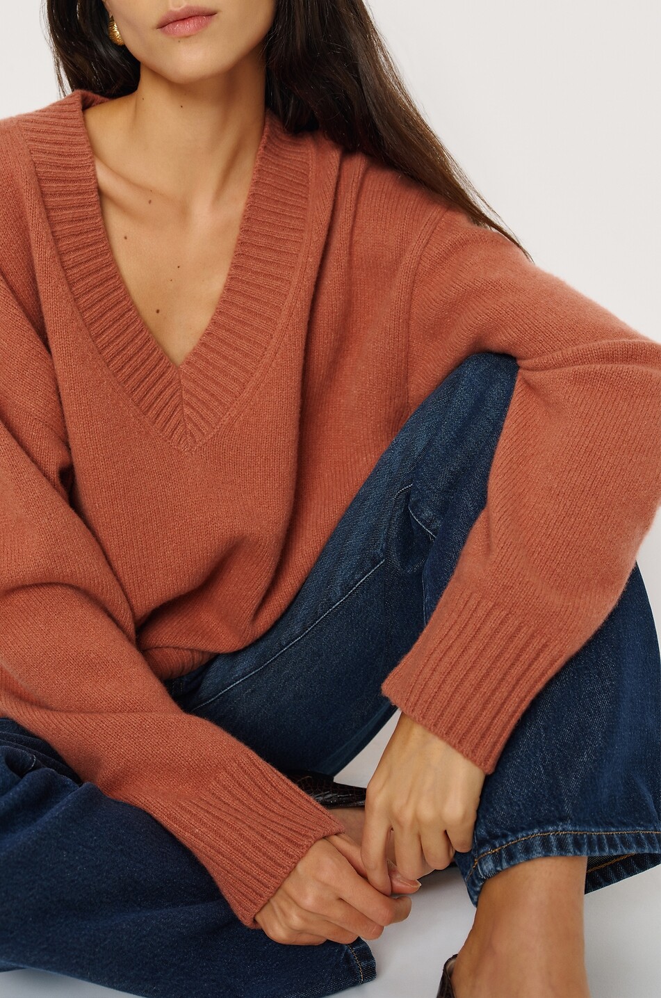 REFORMATION Jadey oversized cashmere and wool V-neck jumper Women DARK PINK 5