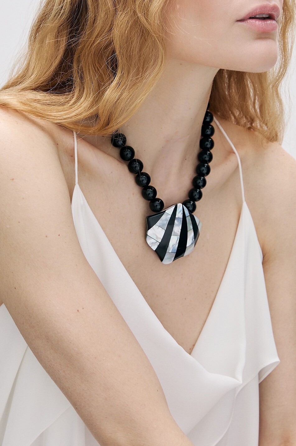 JULIETTA Collier en onyx orné d'un pendentif coquillage Maris Femme NOIR 3