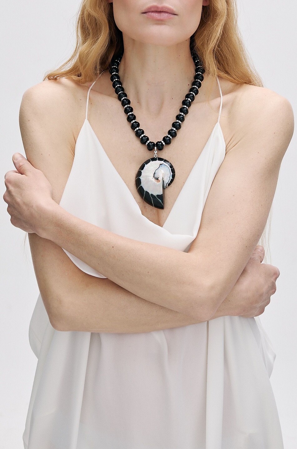 JULIETTA Collier en onyx orné d'un pendentif coquillage Riva Femme NOIR 2