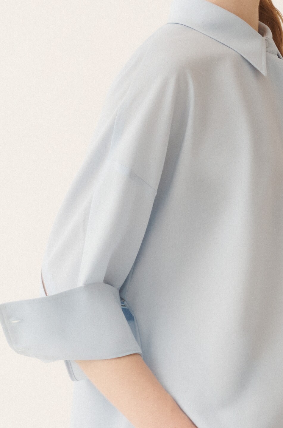 FABIANA FILIPPI Chemise raccourcie en laine légère à empiècements transparents Femme BLEU CLAIR 8