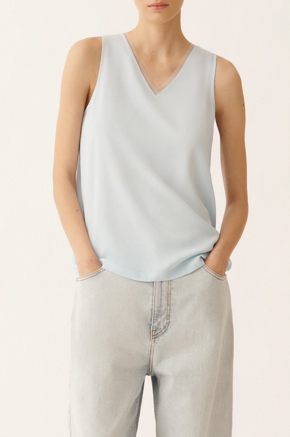 FABIANA FILIPPI Top à col V sans manches en soie mélangée brodé perles Femme BLEU CLAIR 3