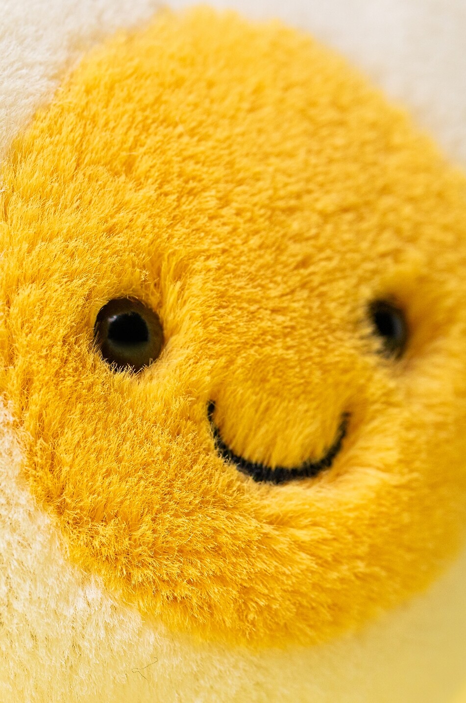 JELLYCAT Amuseables Boiled Egg heart-shaped fried egg plush toy for children Unisex EGGSHELL 4