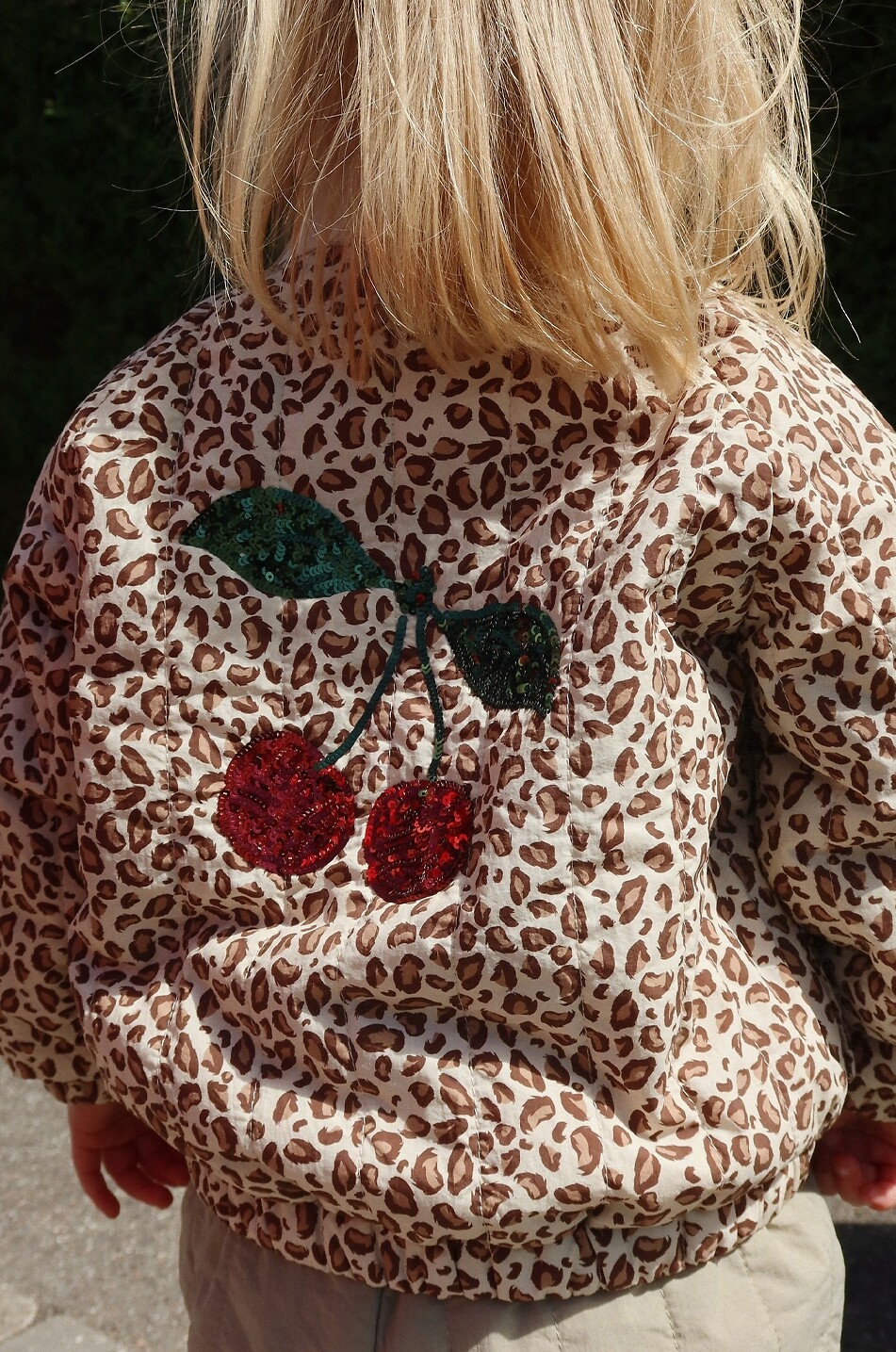 KONGES SLØJD Paillettenbestickte Mädchen-Bomberjacke Juno Leo Mädchen Braun 3