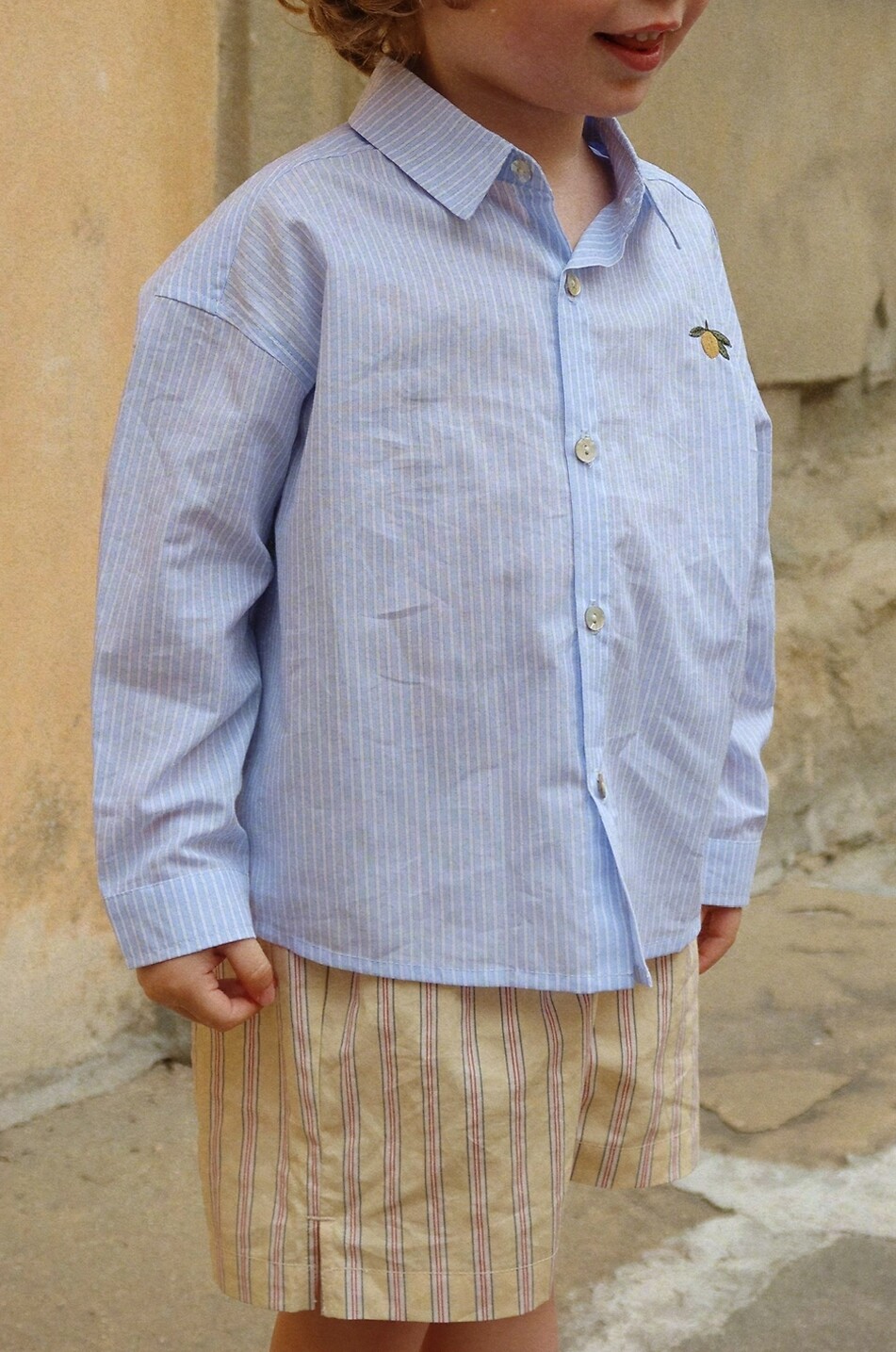 KONGES SLØJD Gestreiftes Jungen-Hemd mit Stickerei aus Bio-Baumwolle Wes Junge HELLBLAU 3
