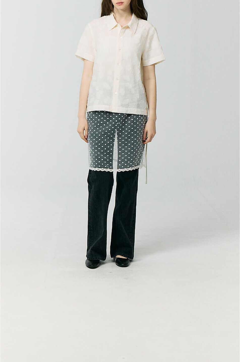 DUNST Lässig ausgestellte Jeans aus Baumwolldenim Damen SCHWARZ 6