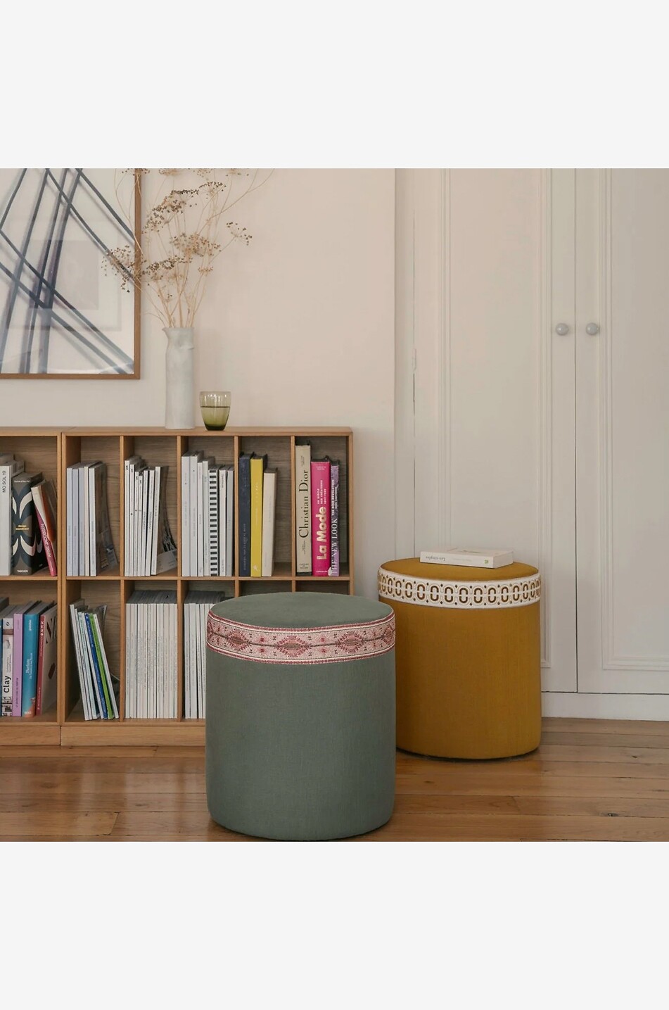 LA CASANO Maillon Bronze piped natural linen cylindrical pouffe Home CAMEL 3