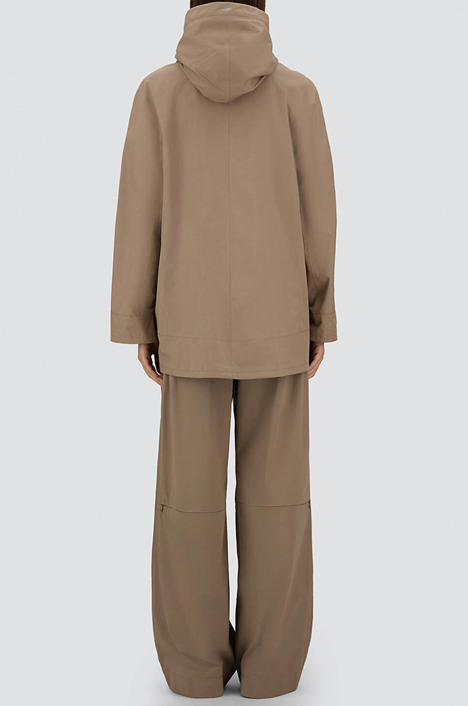 HERNO Kurze Parka mit Kapuze aus technischem Gewebe Damen HELLBRAUN 4