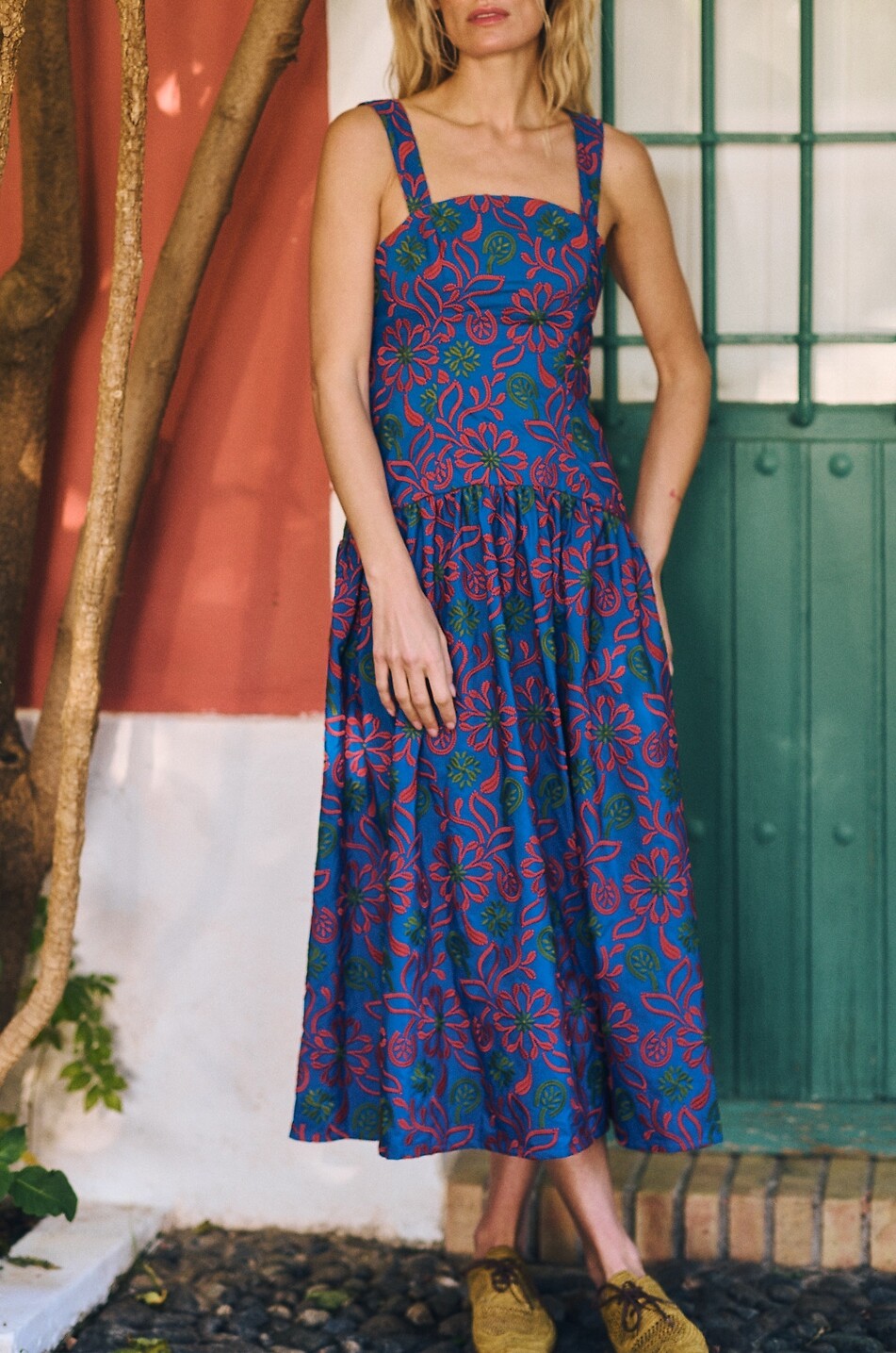 MARIA DE LA ORDEN Tailliertes Midi-Kleid mit Rundhalsausschnitt aus Leinen Doha Damen BLAU 3