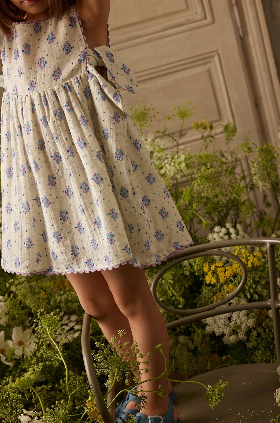 LOUISE MISHA Kurzes Kleid aus bestickter Baumwolle mit Blumenmuster für Mädchen Aloisa Mädchen Hellbeige 7