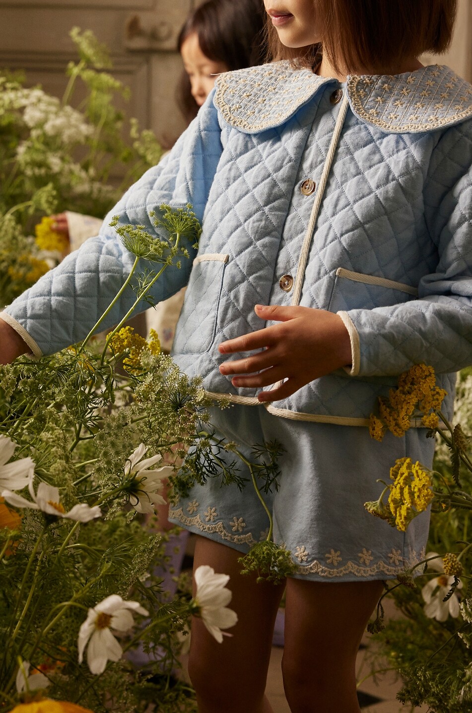 LOUISE MISHA Mädchen-Steppjacke aus Bio-Baumwolle mit besticktem Kragen Augustina Mädchen BLAU 5