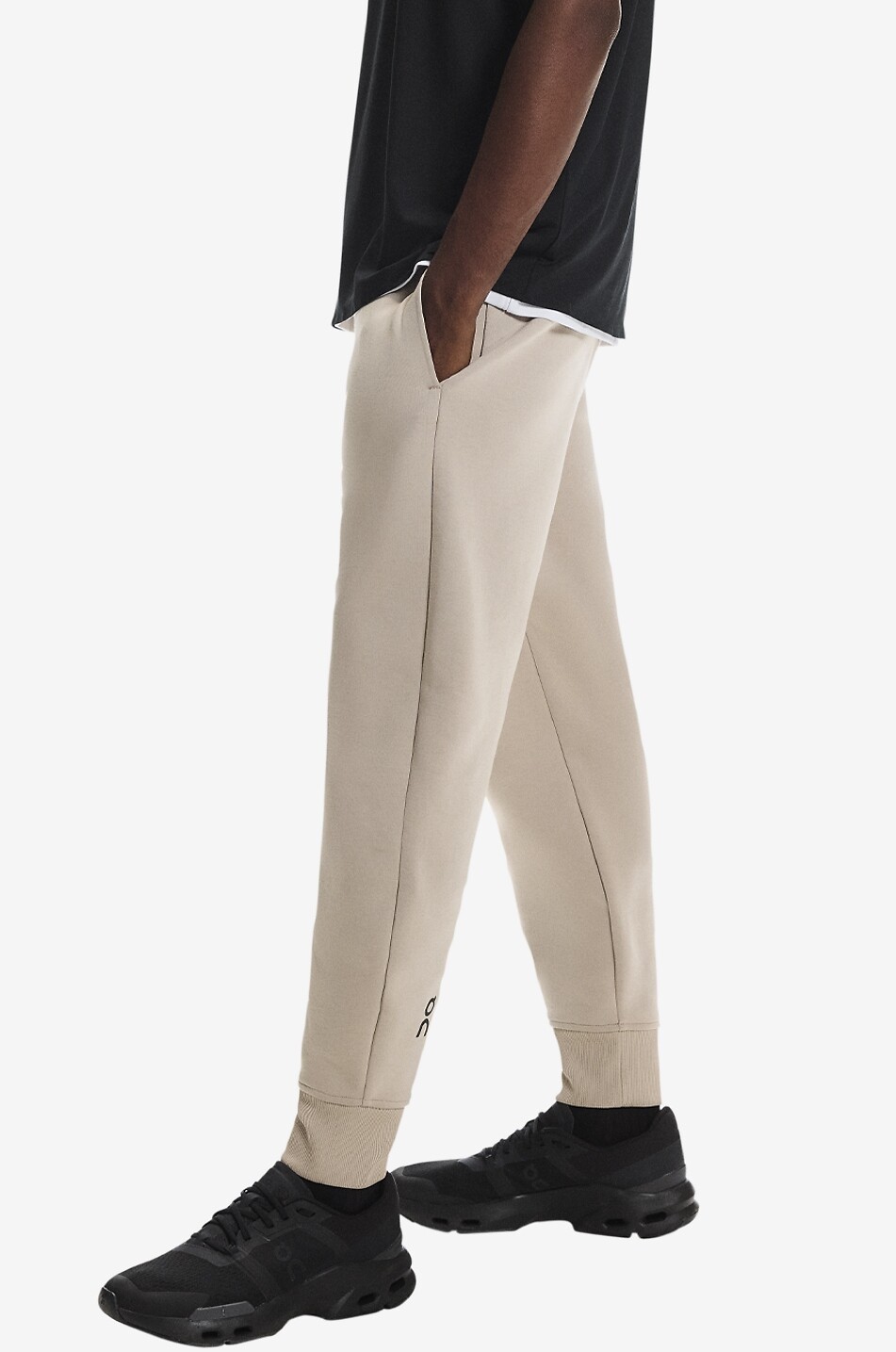 ON Focus Tech technical fabric joggers Men BEIGE 4