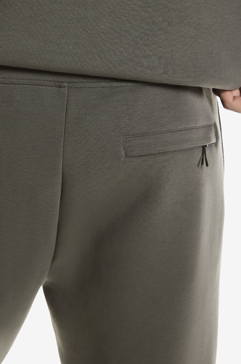 ON Focus Tech technical fabric joggers Men DARK GREY 7