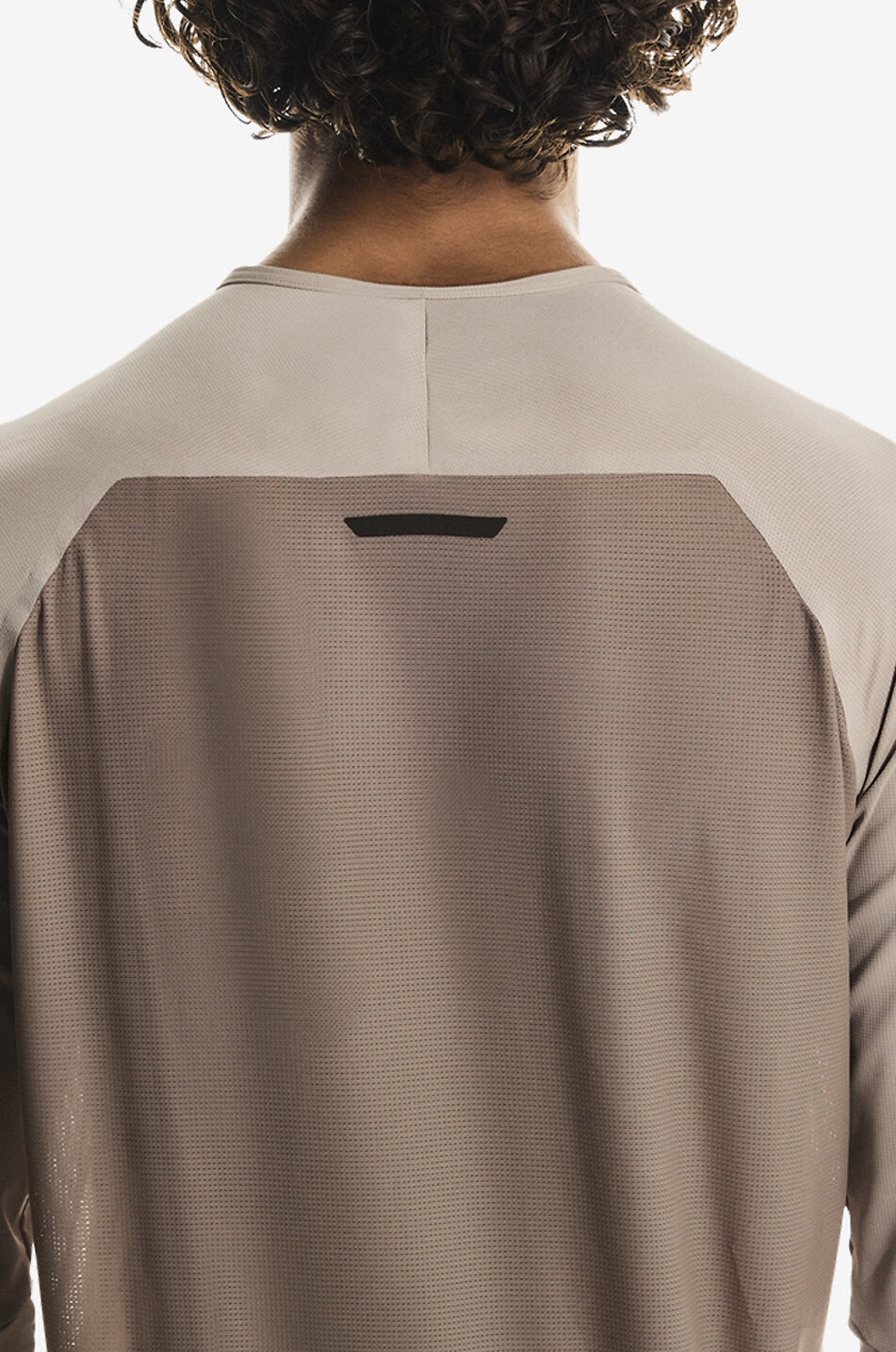 ON Performance long-sleeved crewneck T-shirt Men BEIGE 6