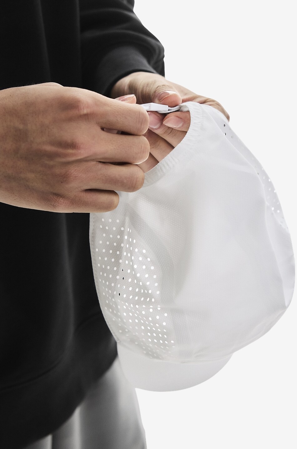 ON Casquette en tissu technique perforé Lightweight Unisexe BLANC 6