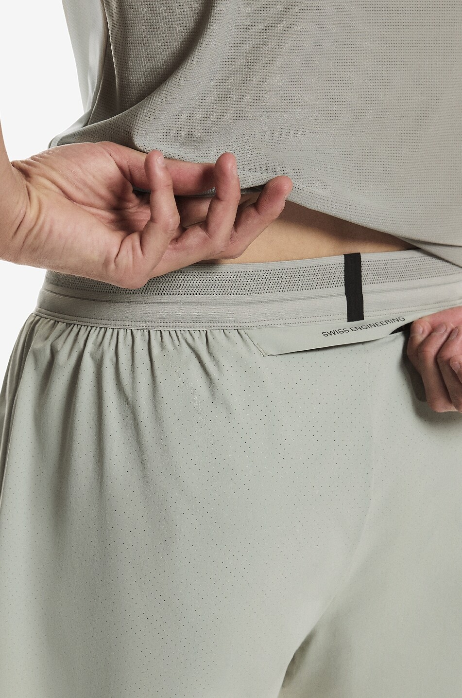 ON Performance running shorts Men GREY 6