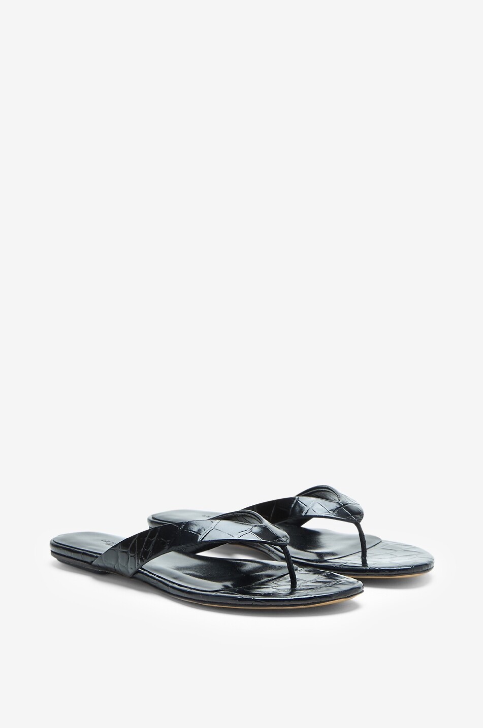 LE MONDE BERYL Crocodile-effect calfskin leather flip-flops Women BLACK 2
