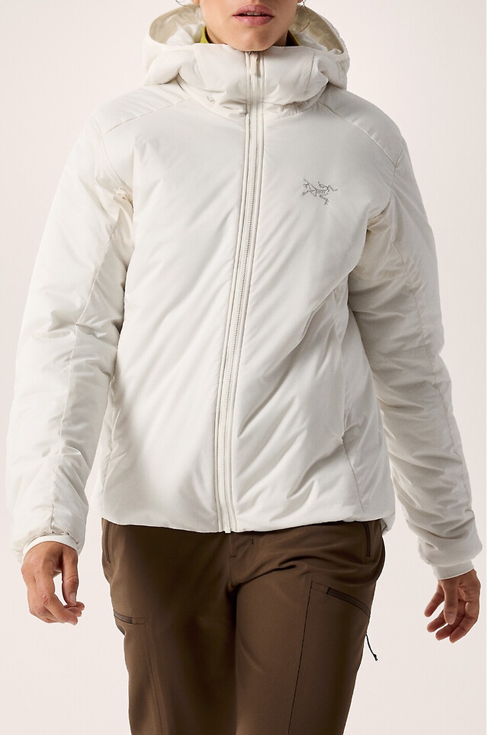 ARC'TERYX Doudoune courte à capuche en nylon Atom SV Femme BLANC CASSE 3