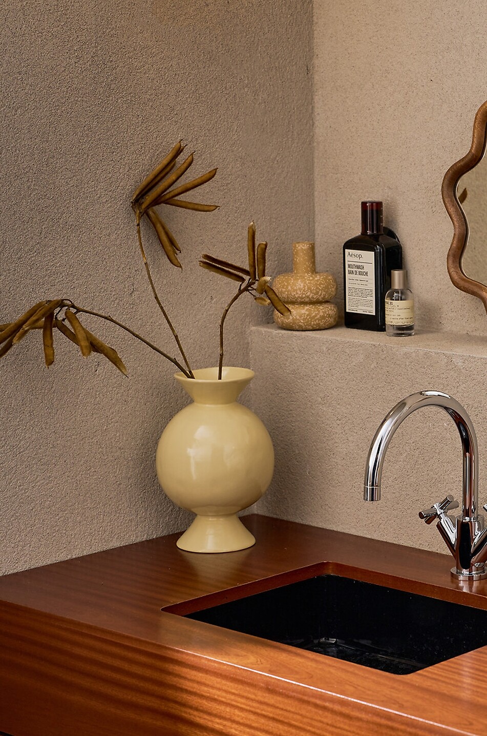 URBAN NATURE CULTURE AMSTERDAM Kerzenhalter aus recycelter Keramik Zody Haus BEIGE 3