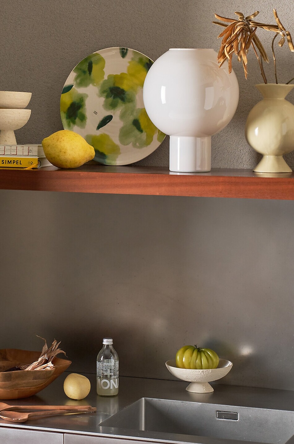 URBAN NATURE CULTURE AMSTERDAM Servierteller aus Mangoholz Bonnie Haus BRAUN 3