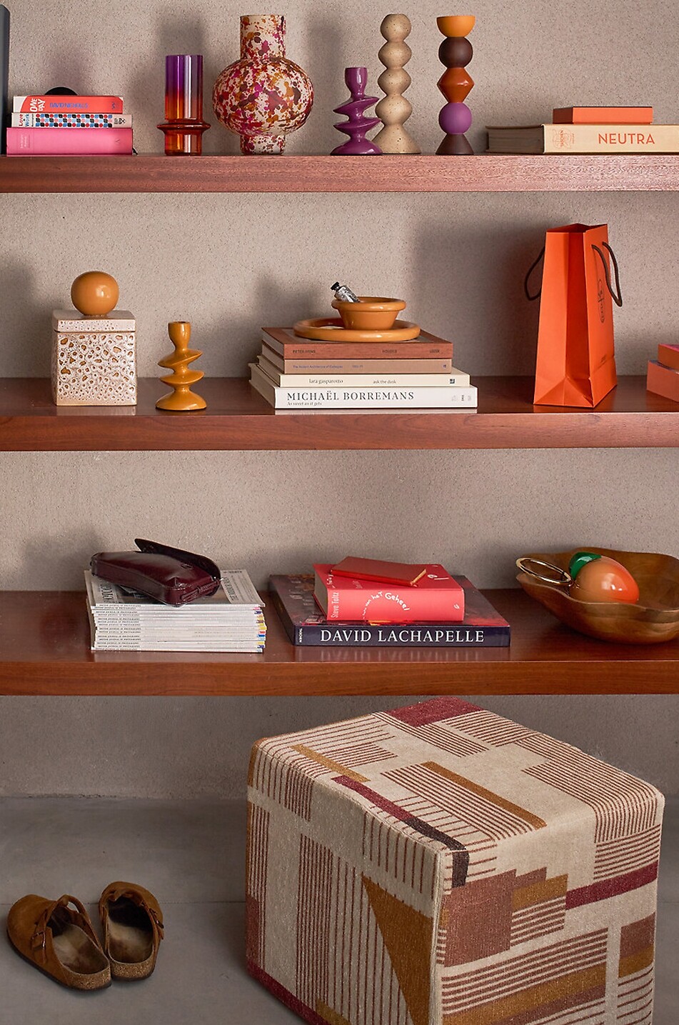 URBAN NATURE CULTURE AMSTERDAM Servierteller aus Mangoholz Bonnie Haus BRAUN 5