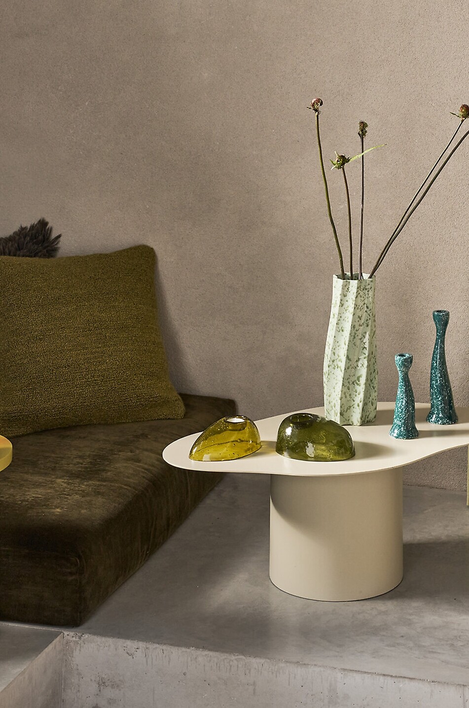 URBAN NATURE CULTURE AMSTERDAM Kerzenhalter aus recycelter Keramik Grace S - H17 Haus BLAU 3