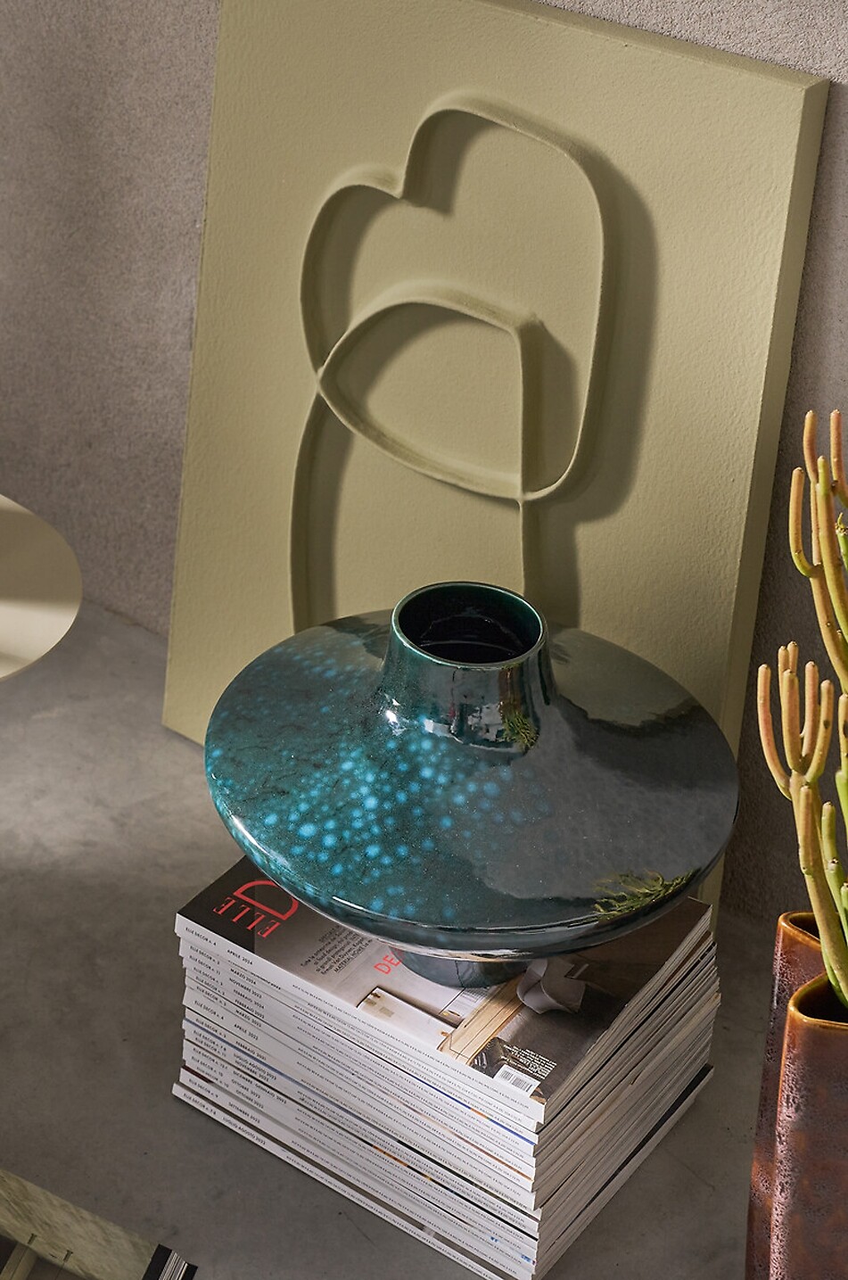 URBAN NATURE CULTURE AMSTERDAM Vase aus Keramik Maya - H26 Haus BLAU 6