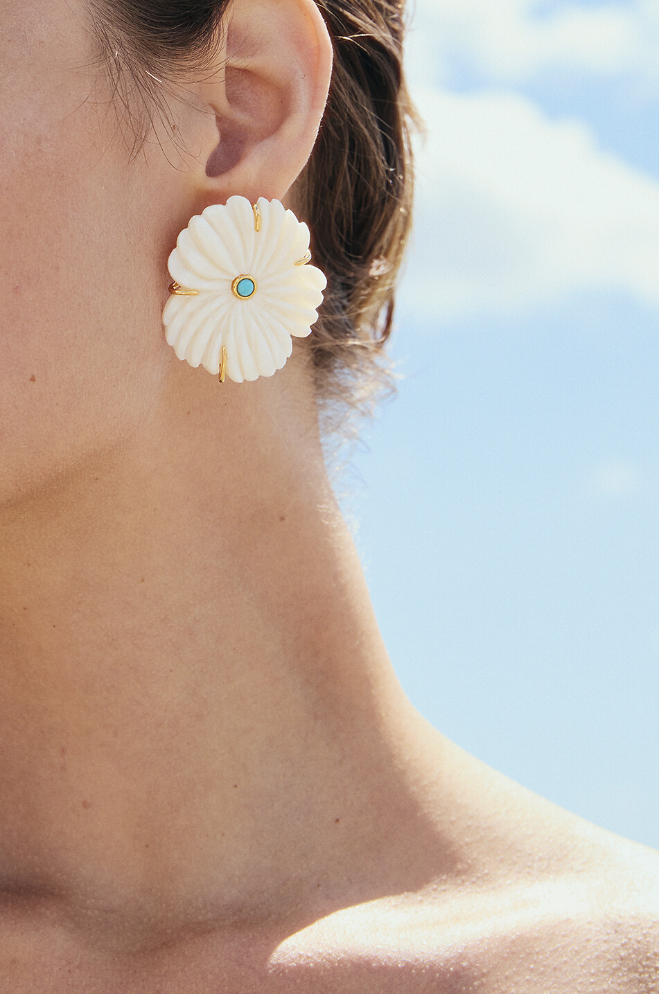 LIZZIE FORTUNATO Clous d'oreilles en nacre et turquoise New Bloom Femme BLANC 2
