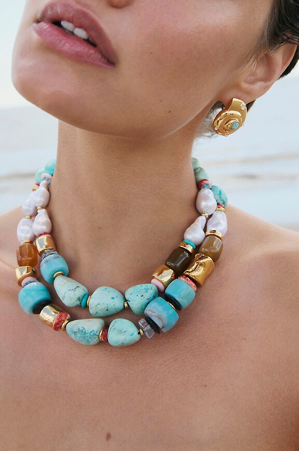 LIZZIE FORTUNATO Clous d'oreilles dorés ornés d'amazonite et nacre Nautilus Femme DORE 3