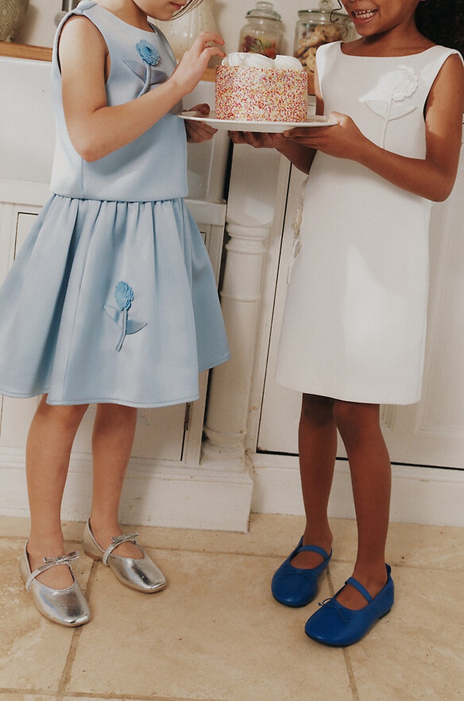 SELF PORTRAIT Kurzes Kleid aus Crêpe mit Applikation und Schleife für Mädchen Mädchen WEISS 5