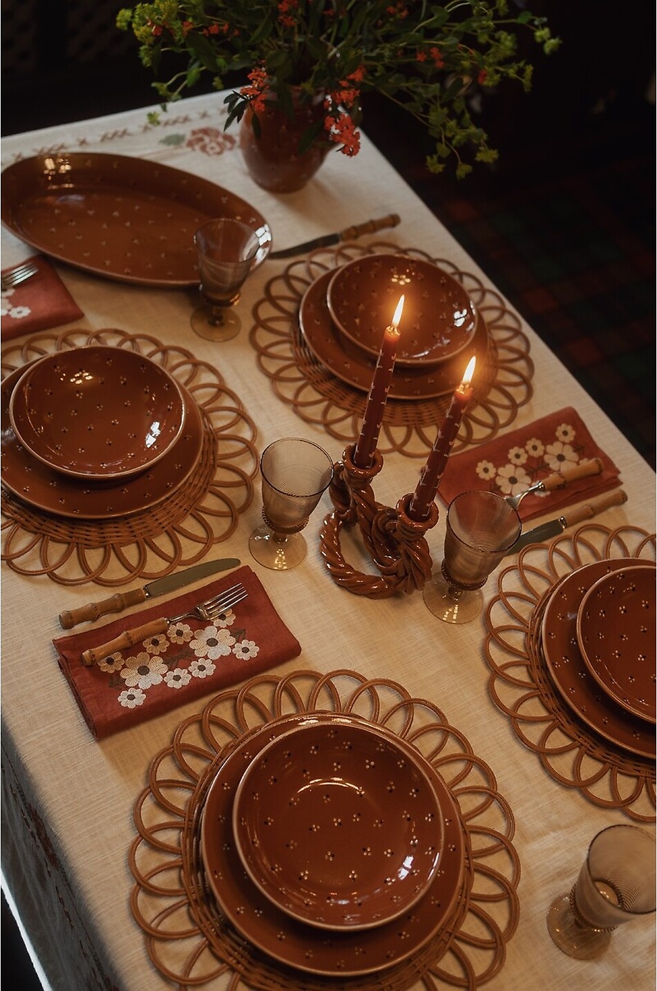 SHARLAND ENGLAND Runder Tischset aus Rattan Rattan Haus BRAUN 3