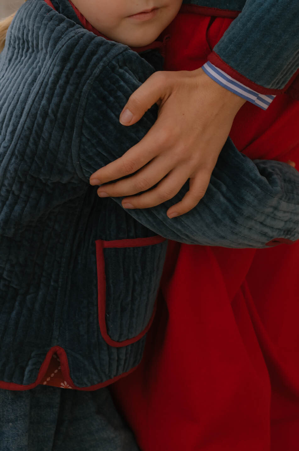 MARIA DE LA ORDEN Kurze leichte Jacke aus Cord für Mädchen Fittonia Mädchen DUNKELBLAU 4