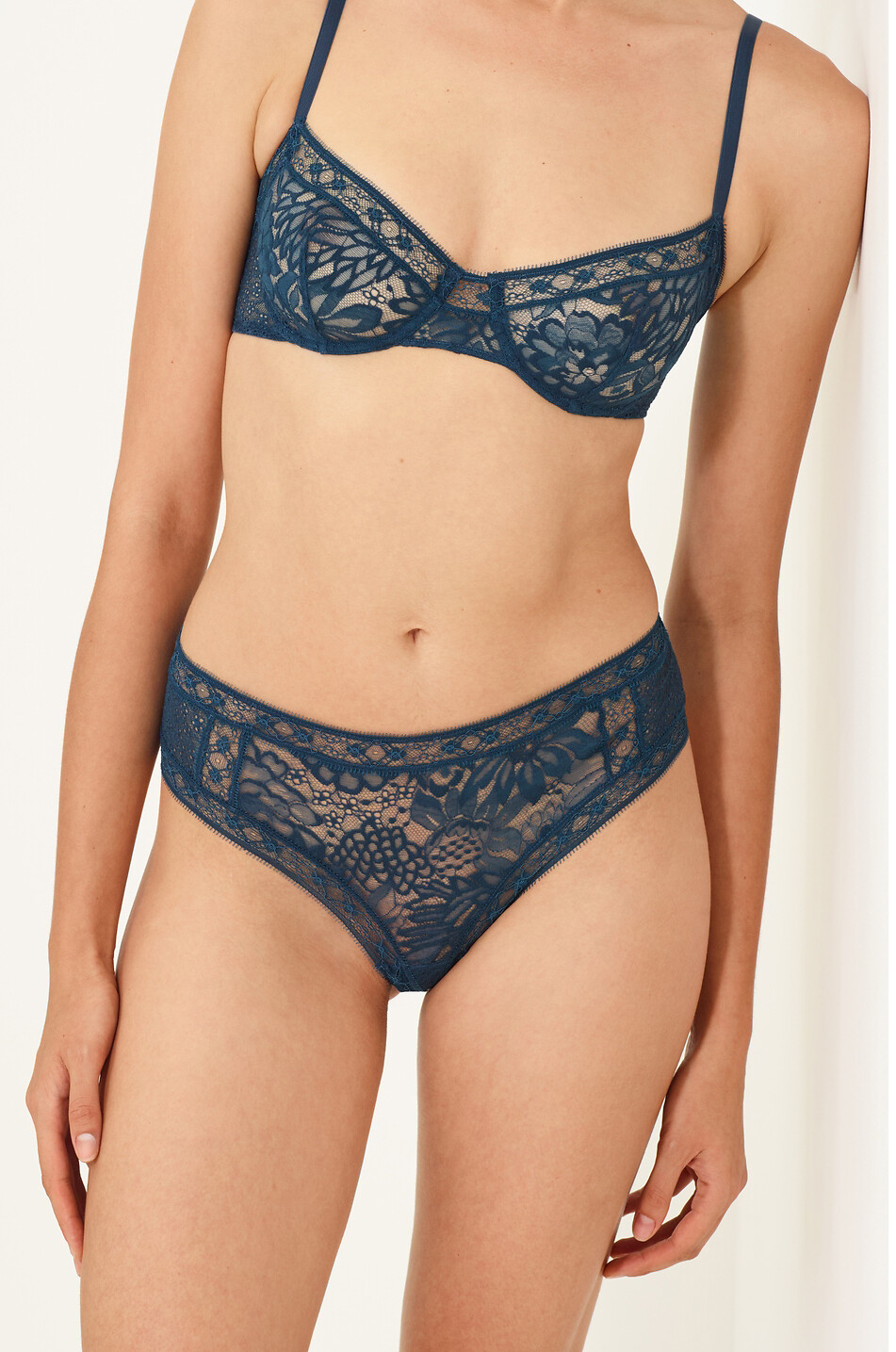 ERES Murmures lace tanga Women BLUE 5