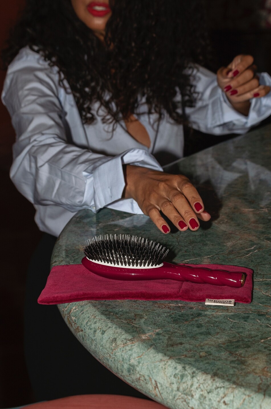 LA BONNE BROSSE Brosse à cheveux démêlante et soin N.02 L'Indispensable Rouge Cerise Large Unisexe ROUGE FONCÉ 4