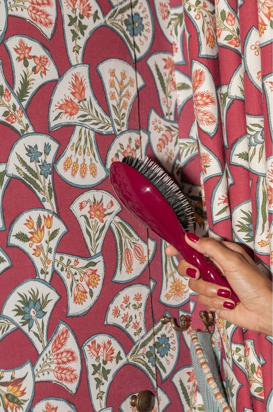 LA BONNE BROSSE Brosse à cheveux démêlante et soin N.02 L'Indispensable Rouge Cerise Large Unisexe ROUGE FONCÉ 6