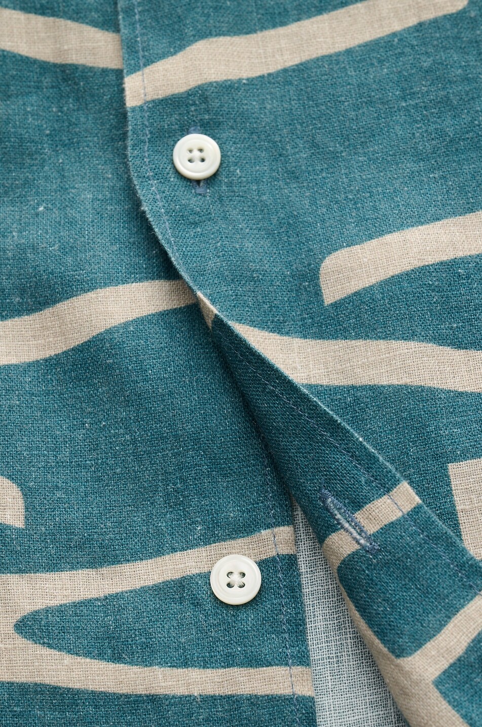 04651/ Printed linen and cotton Cuban collar shirt Men DARK BLUE 4