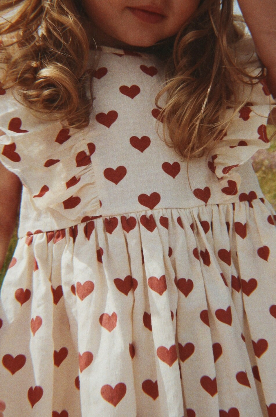 KONGES SLØJD Robe à volants en coton bio imprimé cœur fille Cianna Fille BEIGE 3