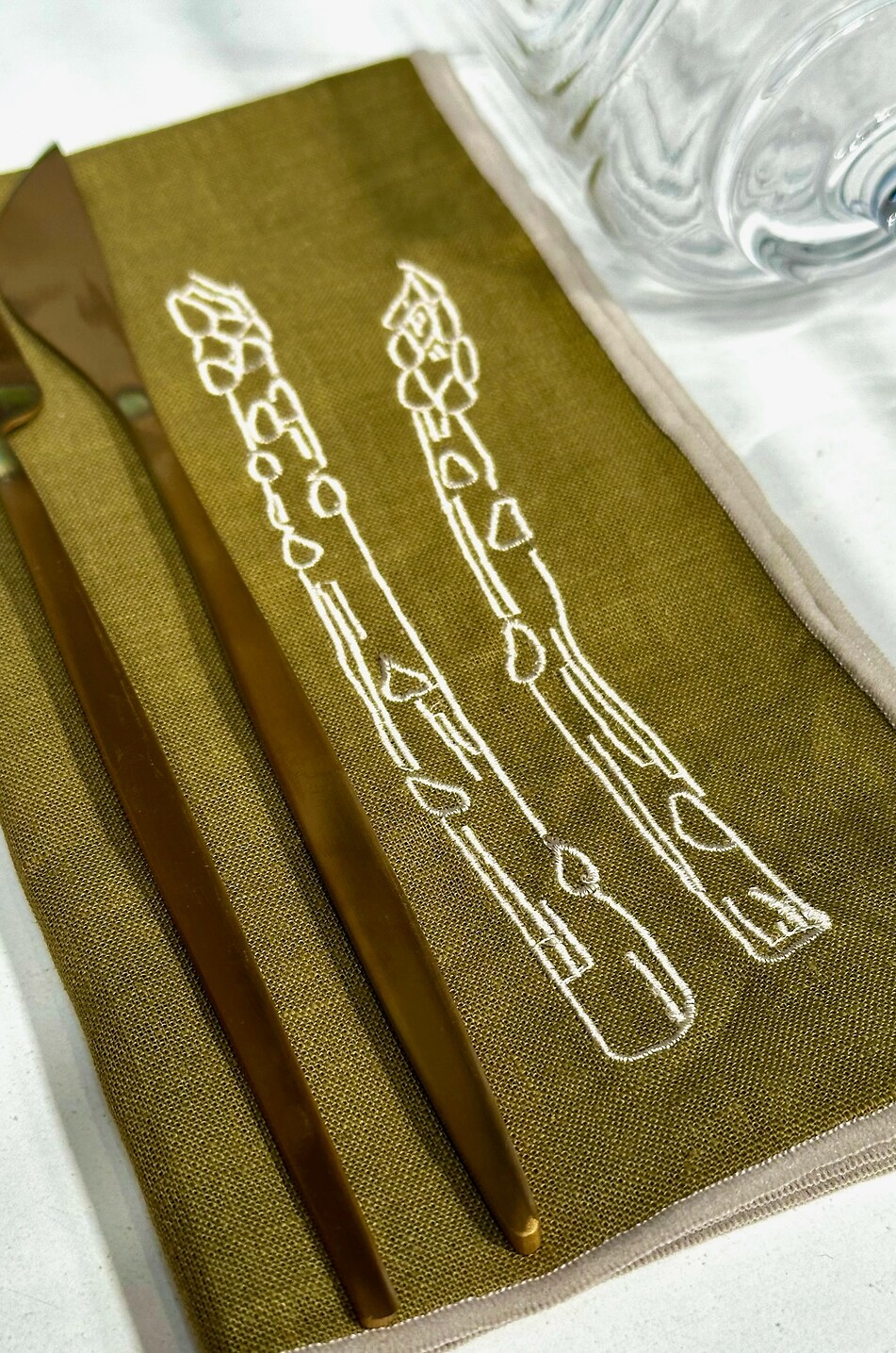 MAEGEN Lot de deux serviettes de table brodées en lin et coton Maison KAKI 3