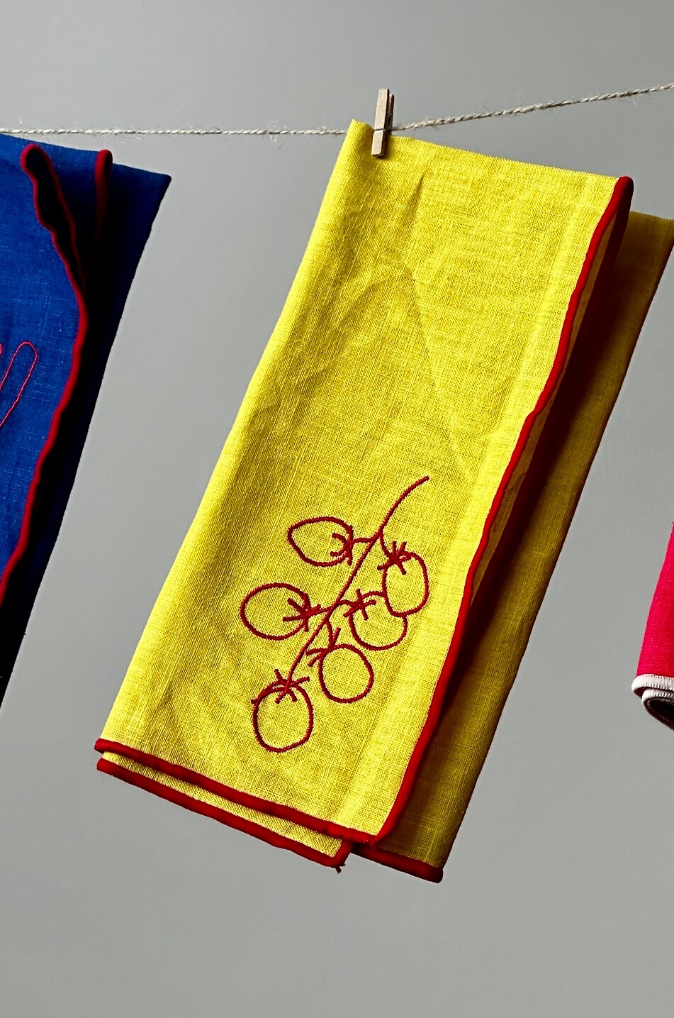 MAEGEN Lot de deux serviettes de table en lin brodées Maegen Maison JAUNE 3