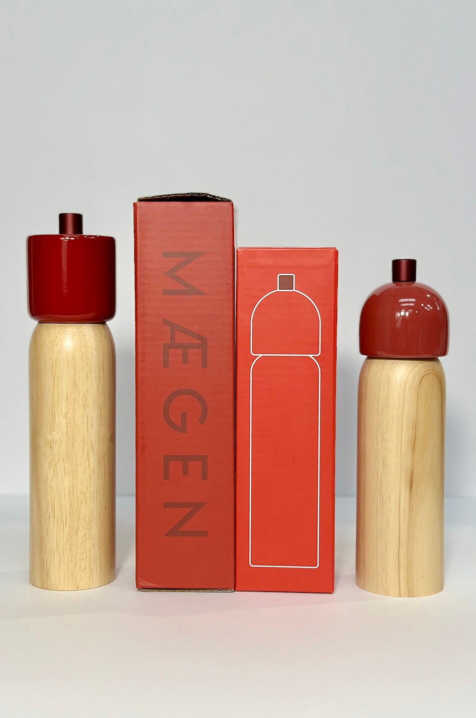 MAEGEN Moulin à sel et poivre en bois Maegen Medium Maison ROUGE 3