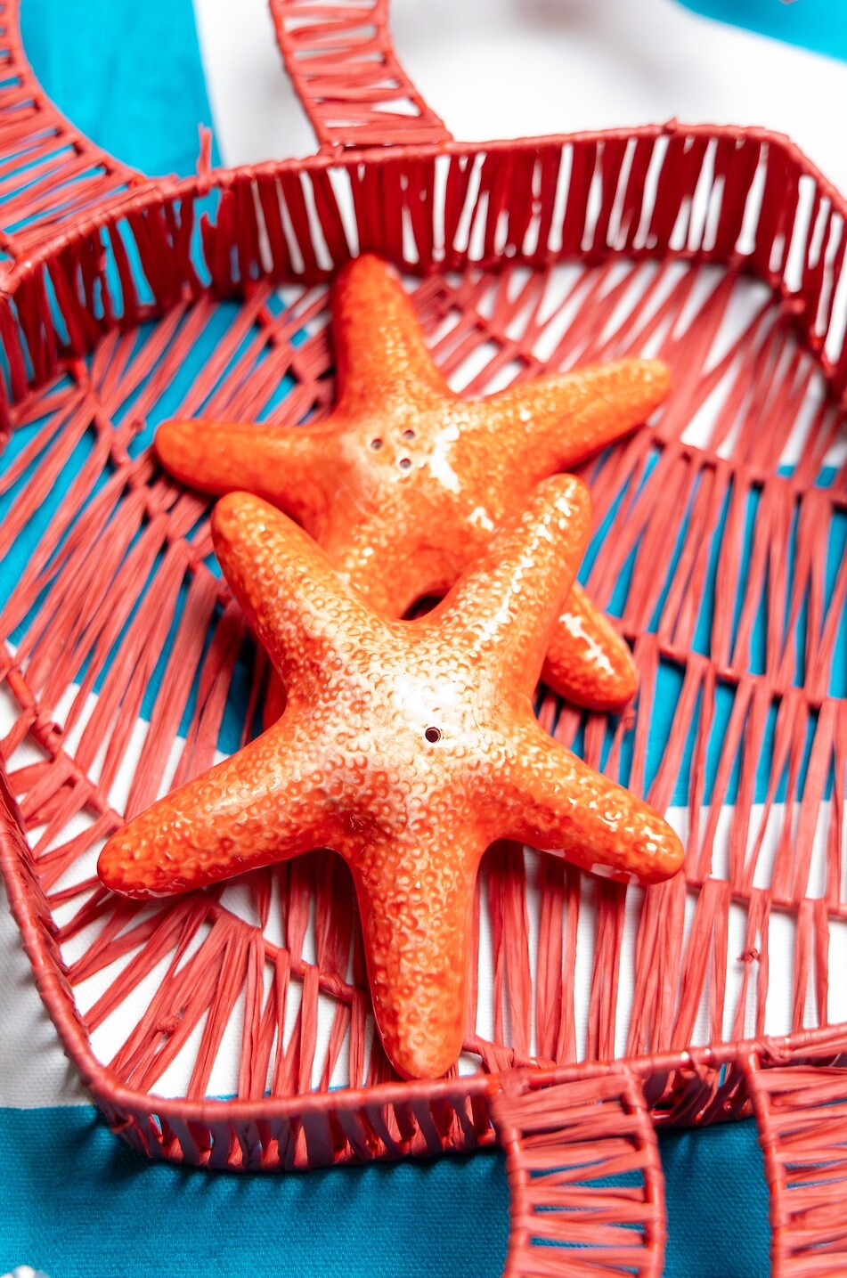 LES OTTOMANS Salière et poivrier en céramique peinte à la main étoile de mer Maison MULTICOLORE 2