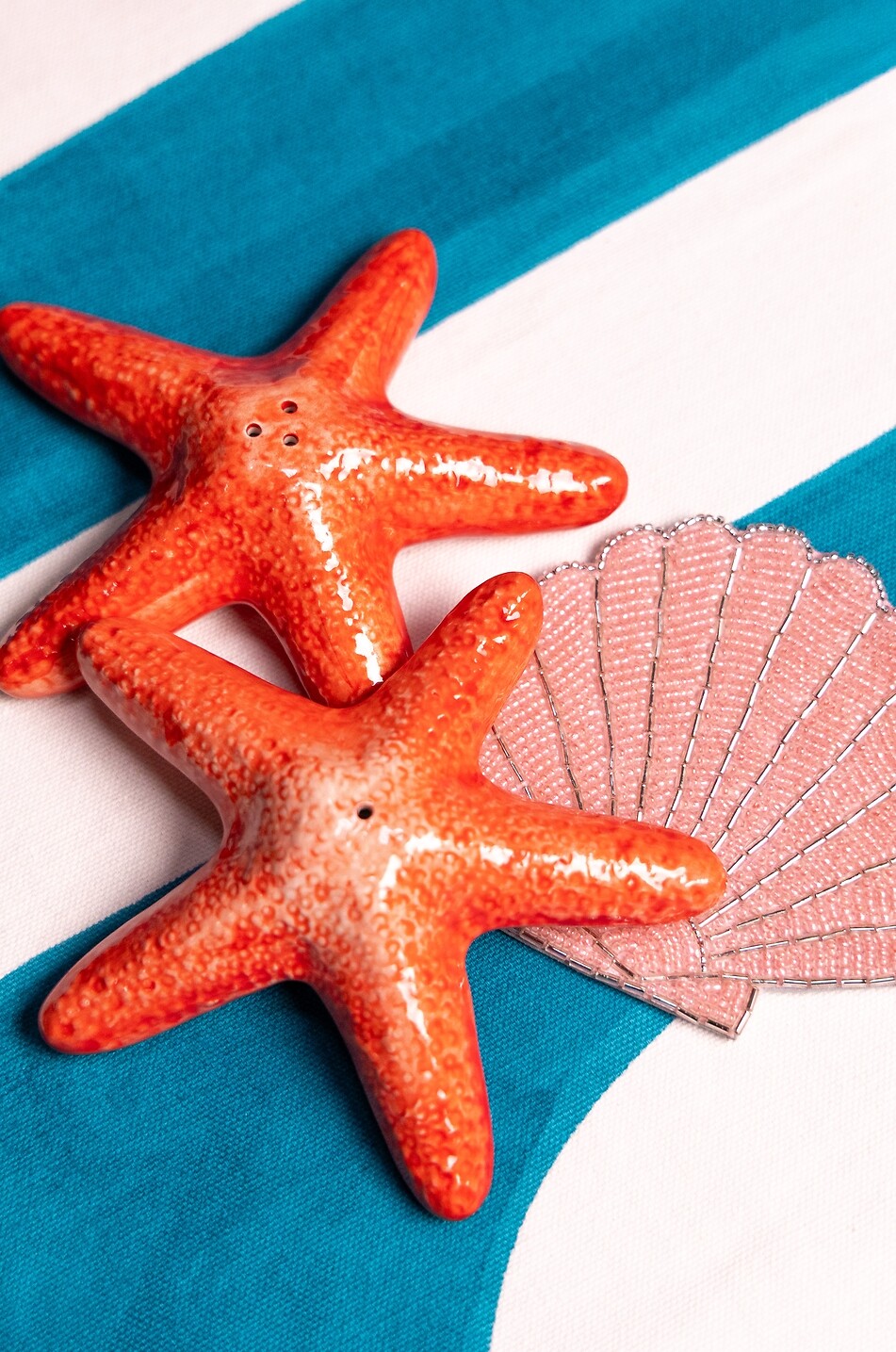 LES OTTOMANS Salière et poivrier en céramique peinte à la main étoile de mer Maison MULTICOLORE 5