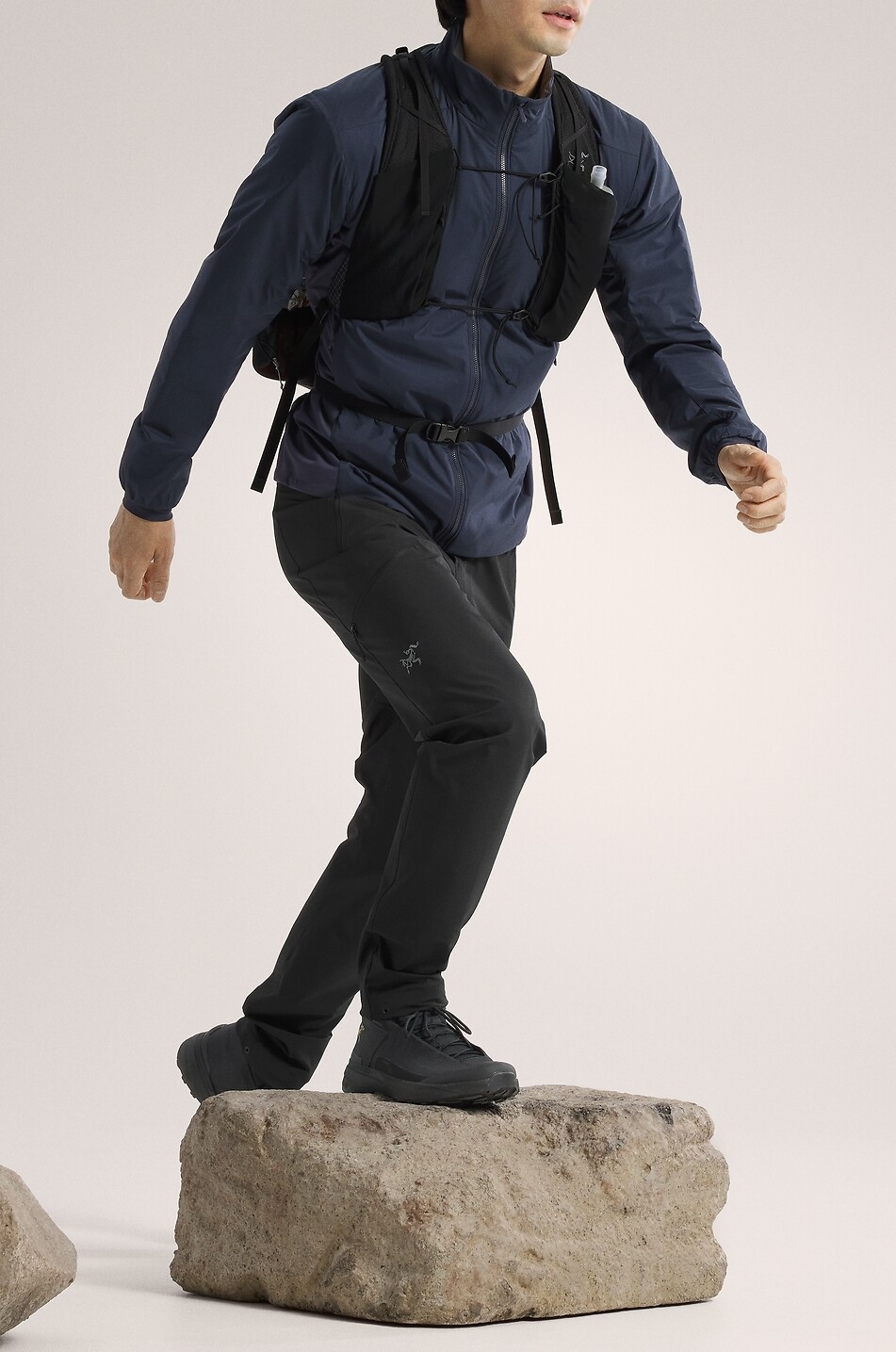 ARC'TERYX Atom fitted nylon windbreaker jacket with stand-up collar Men BLACK 7