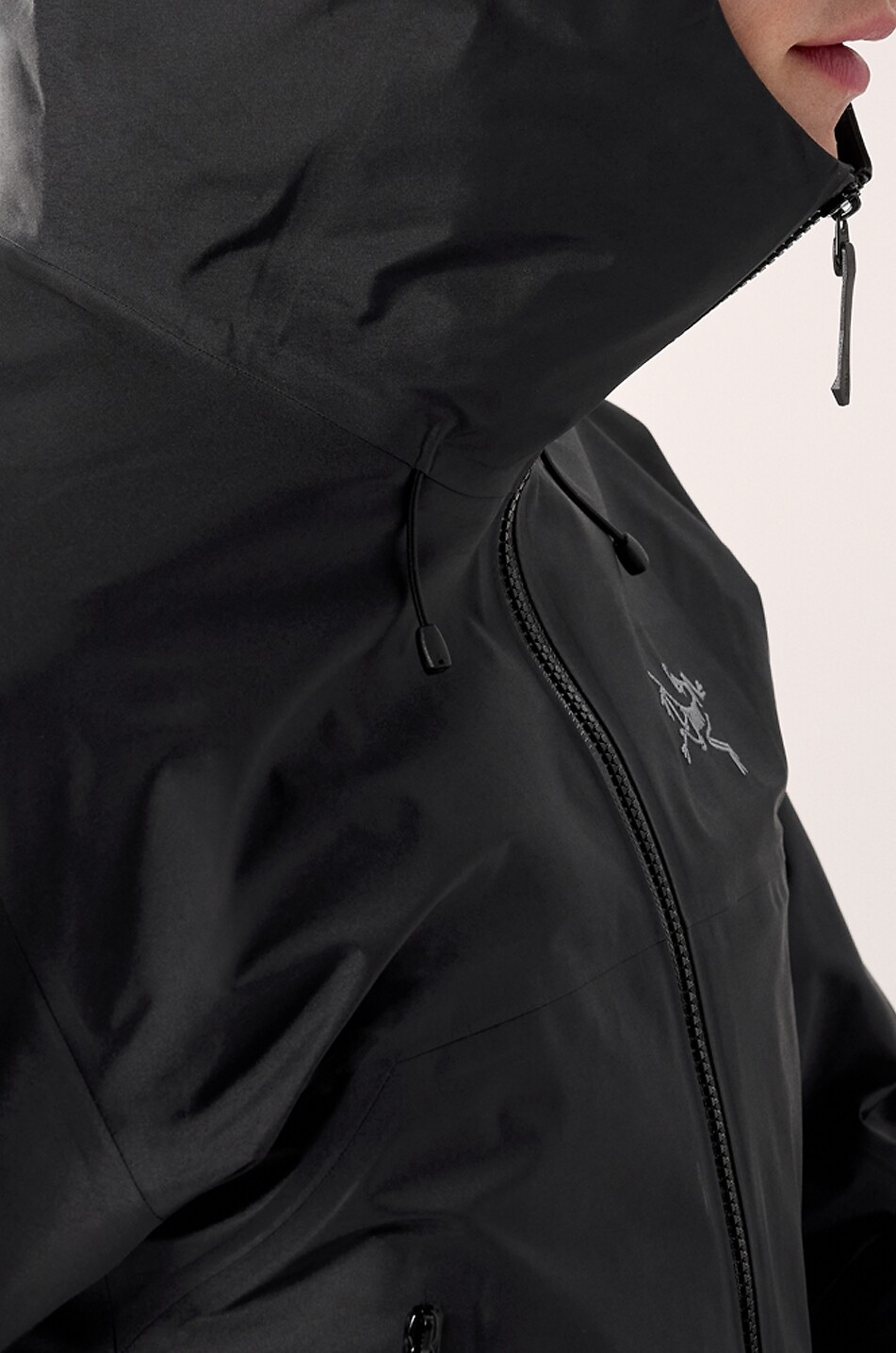 ARC'TERYX Beta SL Gore-Tex hooded windbreaker jacket Men BLACK 9