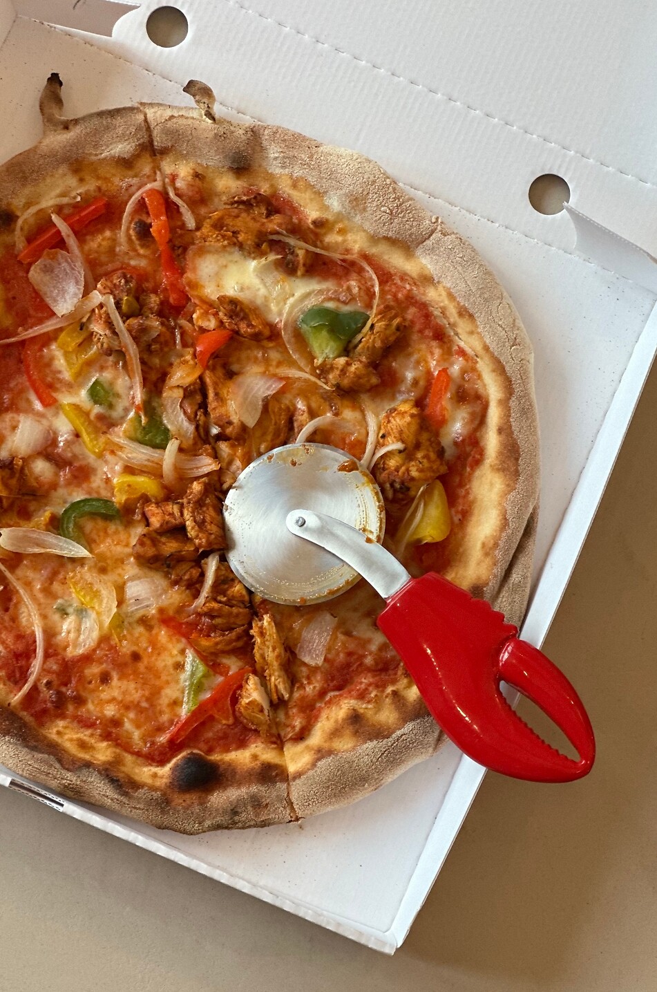 STUDIO NOTICED Roulette à pizza en acier inoxydable Lobster Leg Maison ROUGE 7