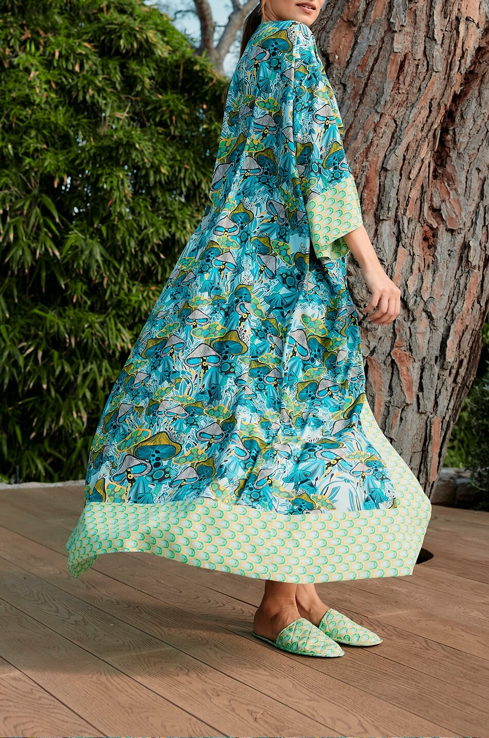 KARMA ON THE ROCKS Kimono long à manches évasées en soie Kobe Femme VERT 3