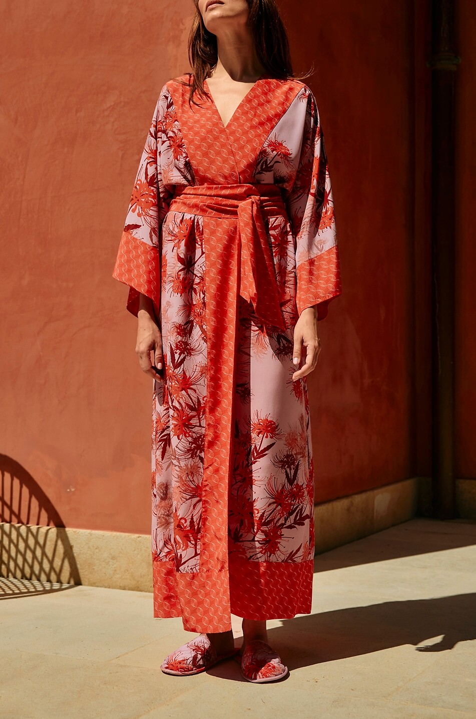 KARMA ON THE ROCKS Kimono long à manches évasées en soie Kobe Femme ROUGE 2