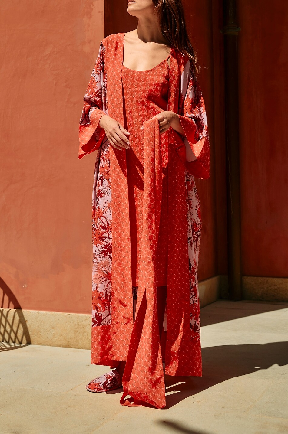 KARMA ON THE ROCKS Kimono long à manches évasées en soie Kobe Femme ROUGE 4