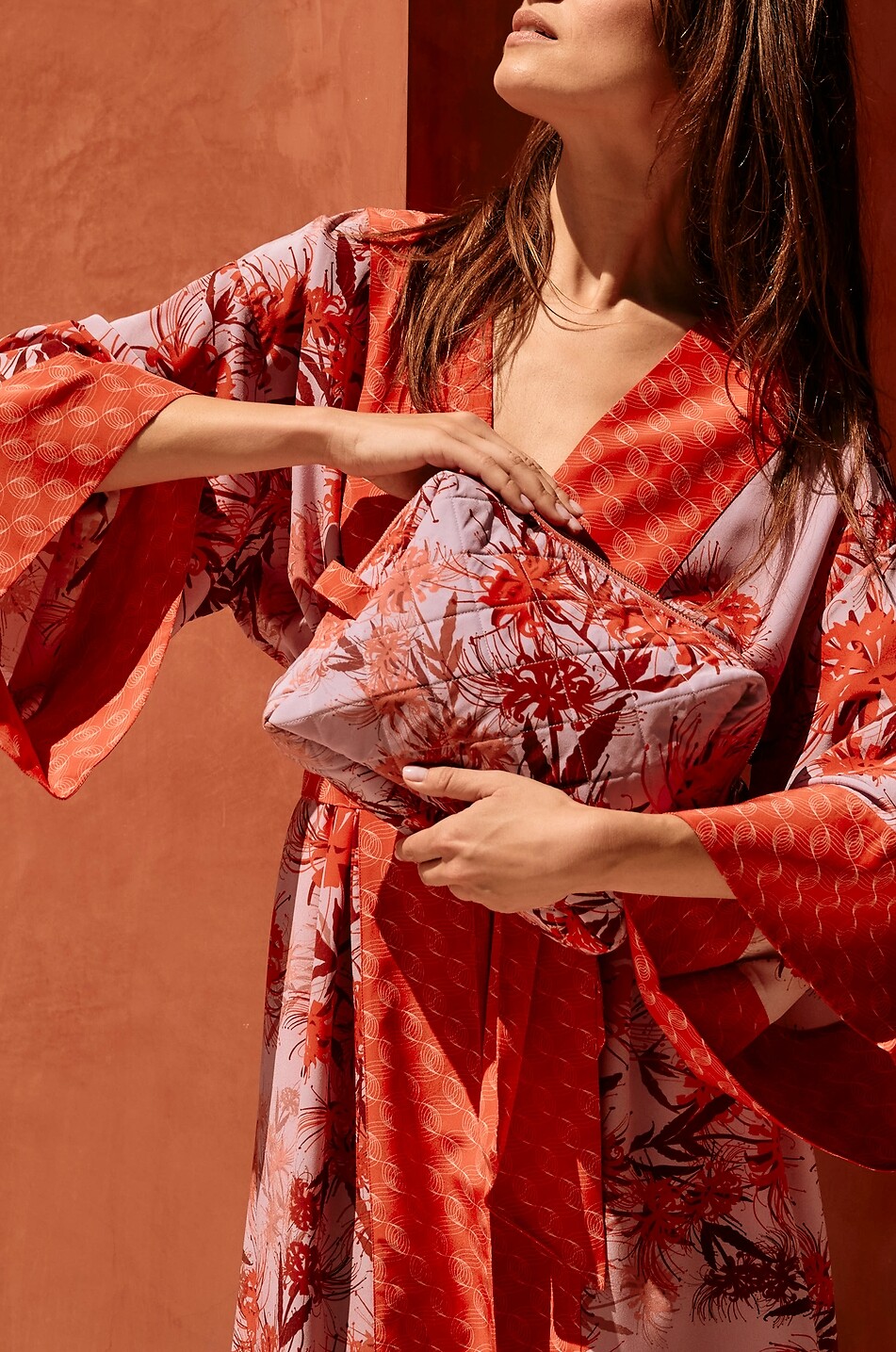 KARMA ON THE ROCKS Kimono long à manches évasées en soie Kobe Femme ROUGE 5