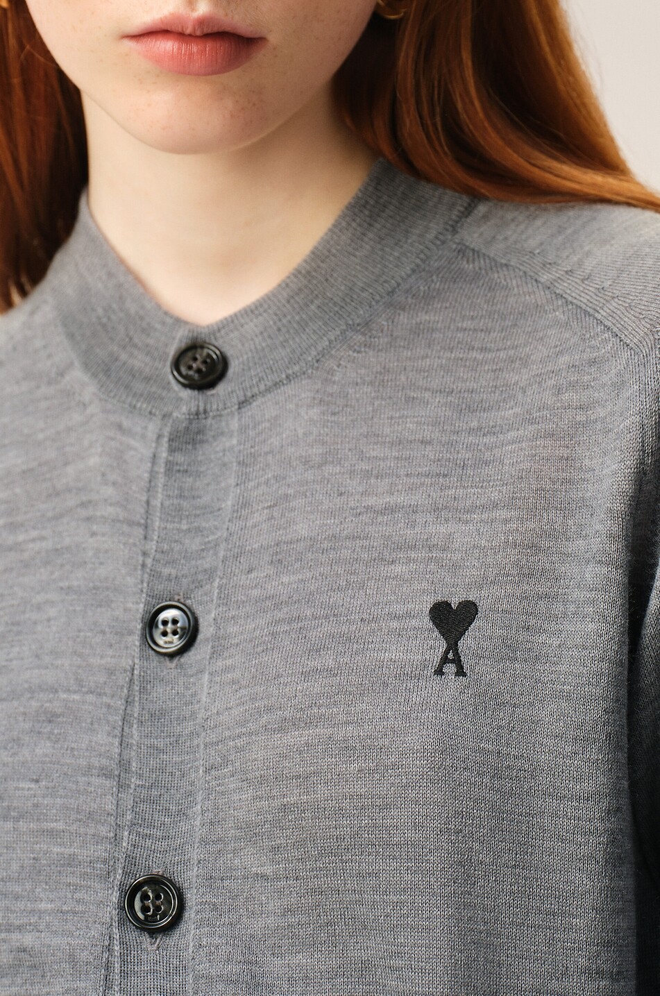 AMI Cardigan mit Rundhalsausschnitt aus Wolle Ami De Coeur Damen GRAU 4