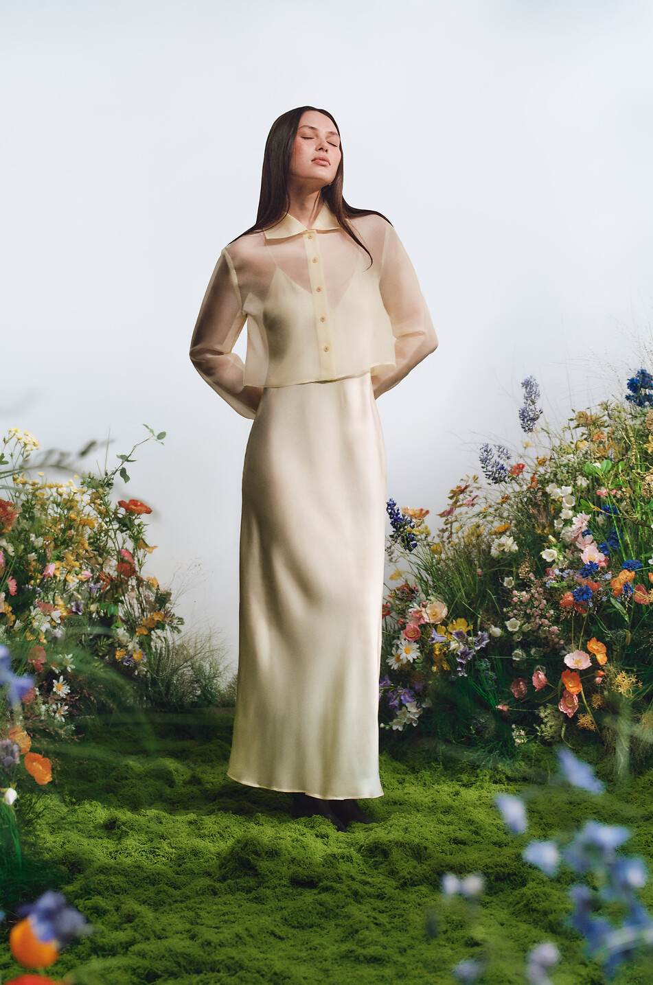 Langes Trägerkleid aus Satin Taja